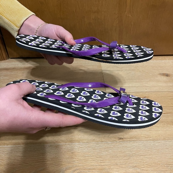 Women’s Kansas State Wildcats Flip Flops - Picture 2 of 3